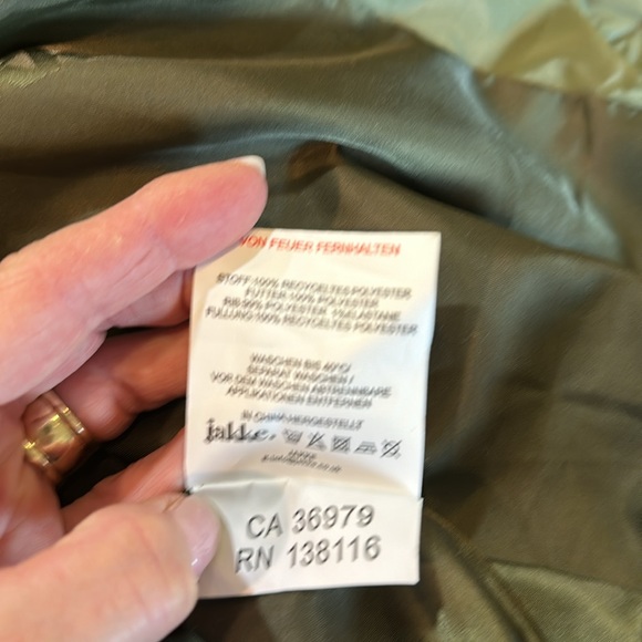 Jakke - Poppy recycled puffer jacket. Khaki green - Picture 8 of 10